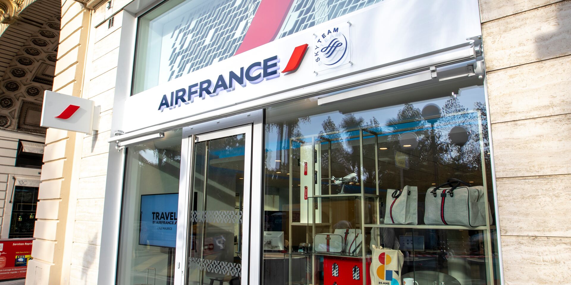 air france international carry on size