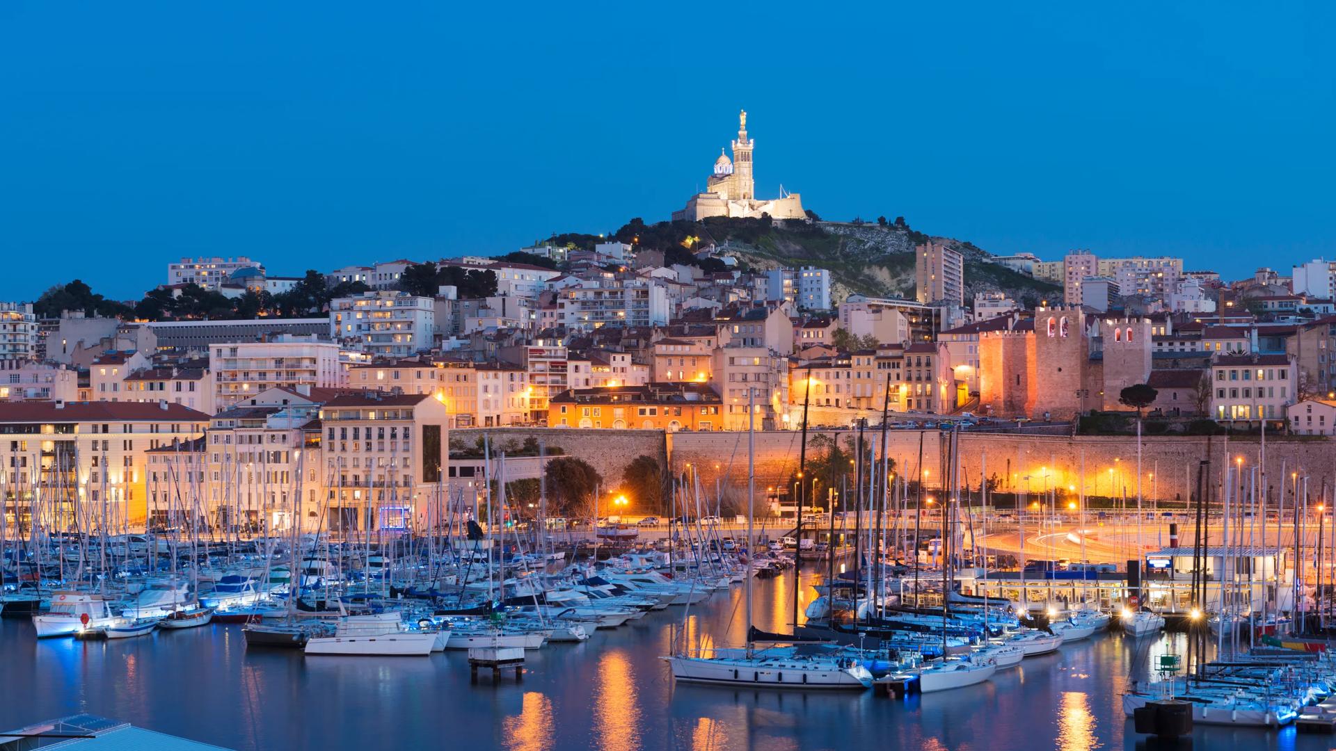 Rouge alizarine : le Festival des Tulipes à Amsterdam, aux Pays-Bas.