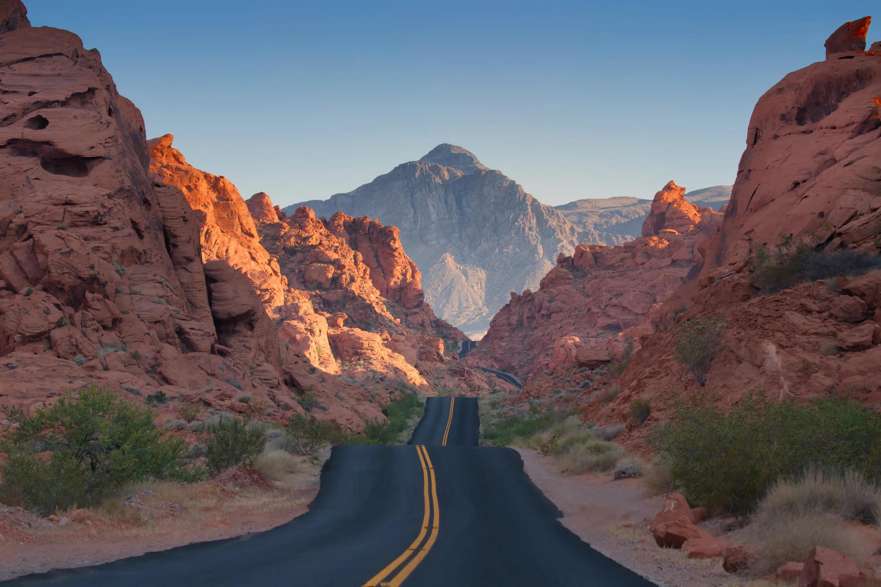 Las Vegas, road in the Valley of Fire State Park, Overton Nevada
