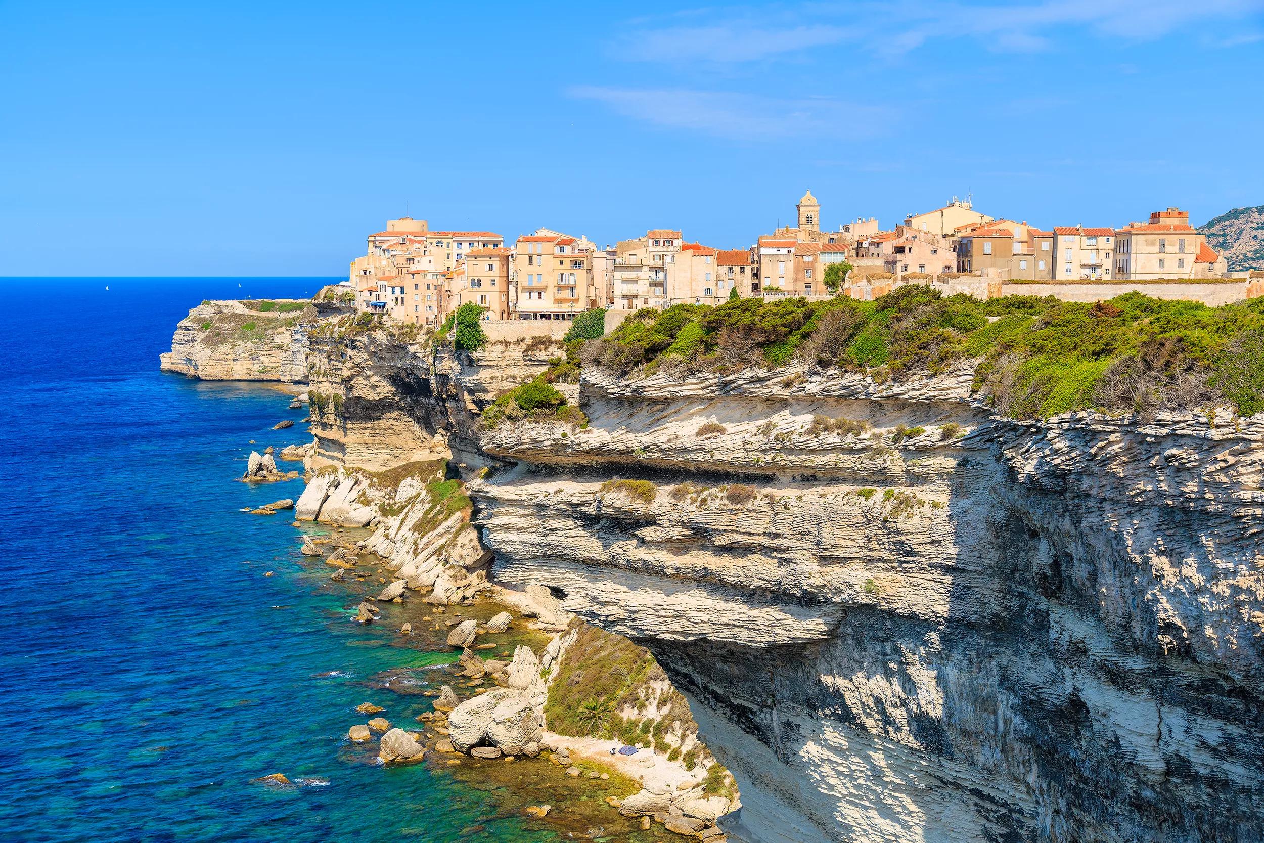Flights to new destinations from Biarritz, Bordeaux, Caen, Lyon, to Corsica