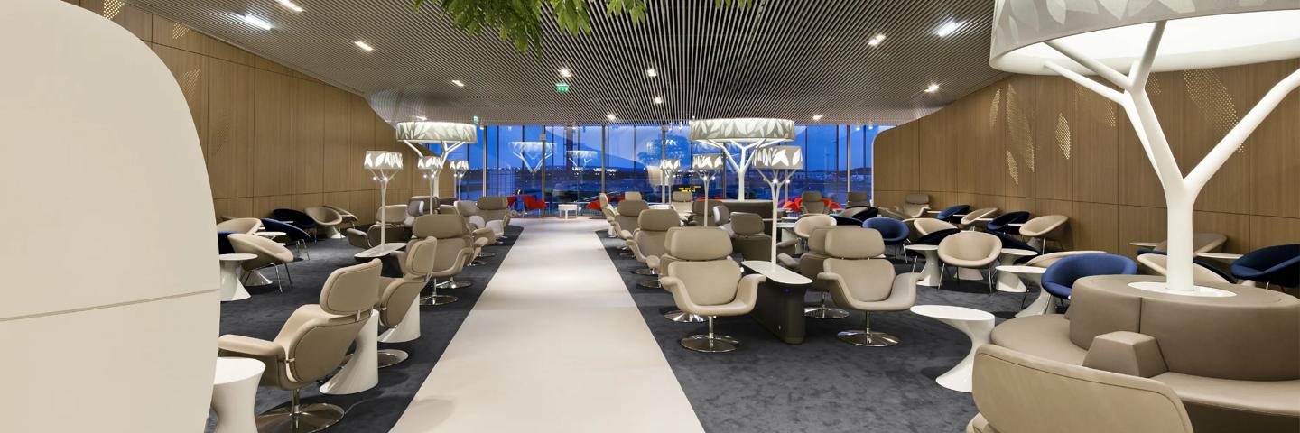 Charles de Gaulle Terminal 2E, Hall M