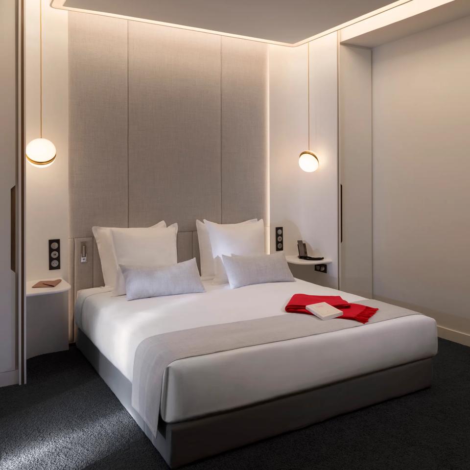 suite la premiere bedroom