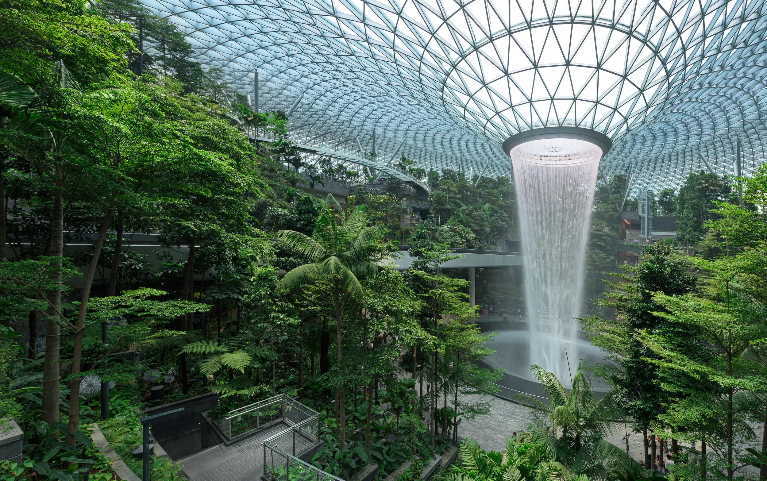 Singapore, Changi waterfall
