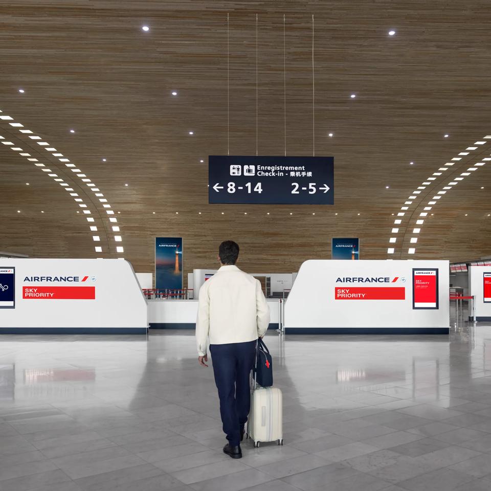 SkyPriority desk
